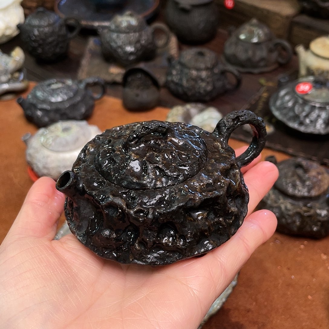 壶手捏黑金彩柴烧茶器