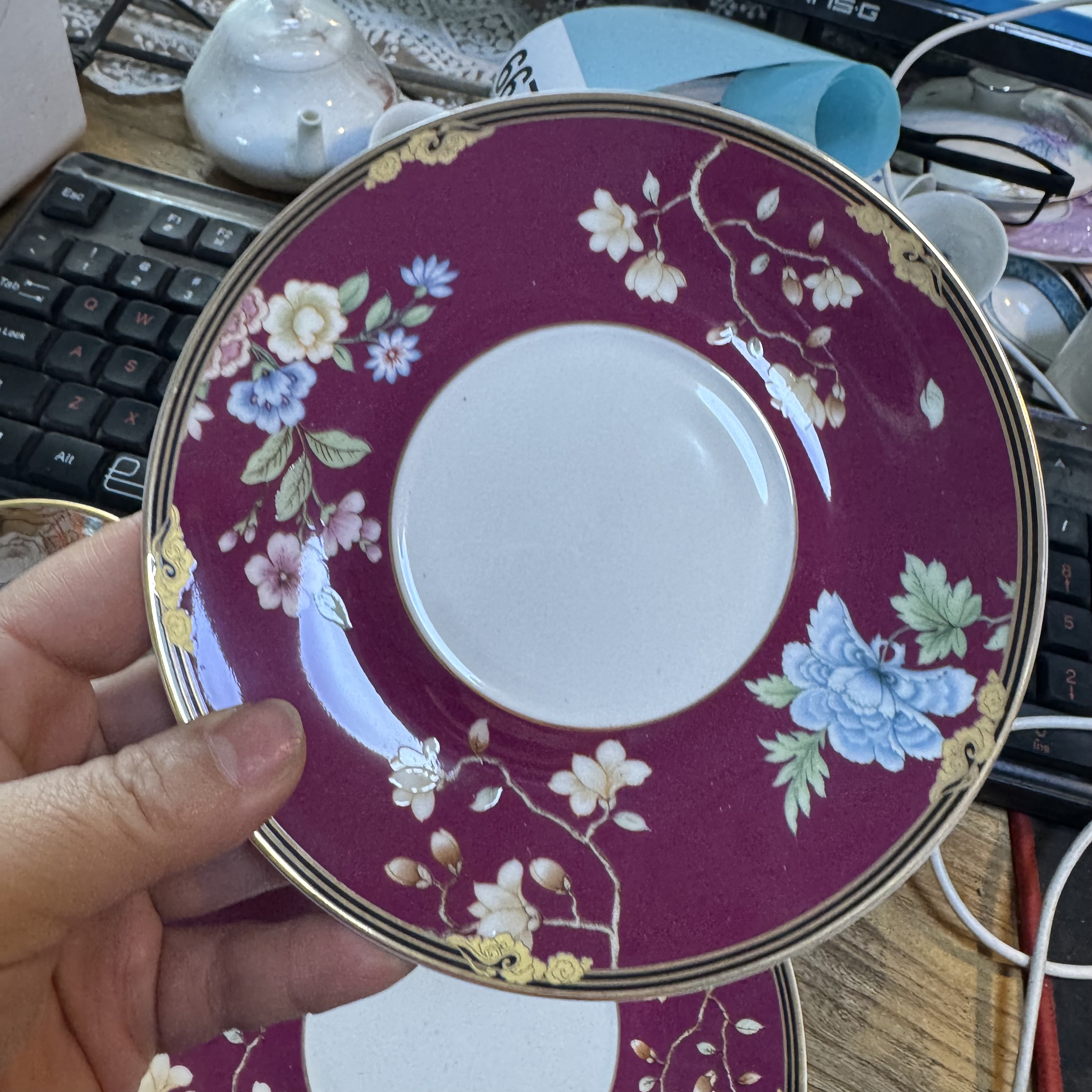 外贸尾单陶瓷餐具，紫色孔雀款碟子微瑕