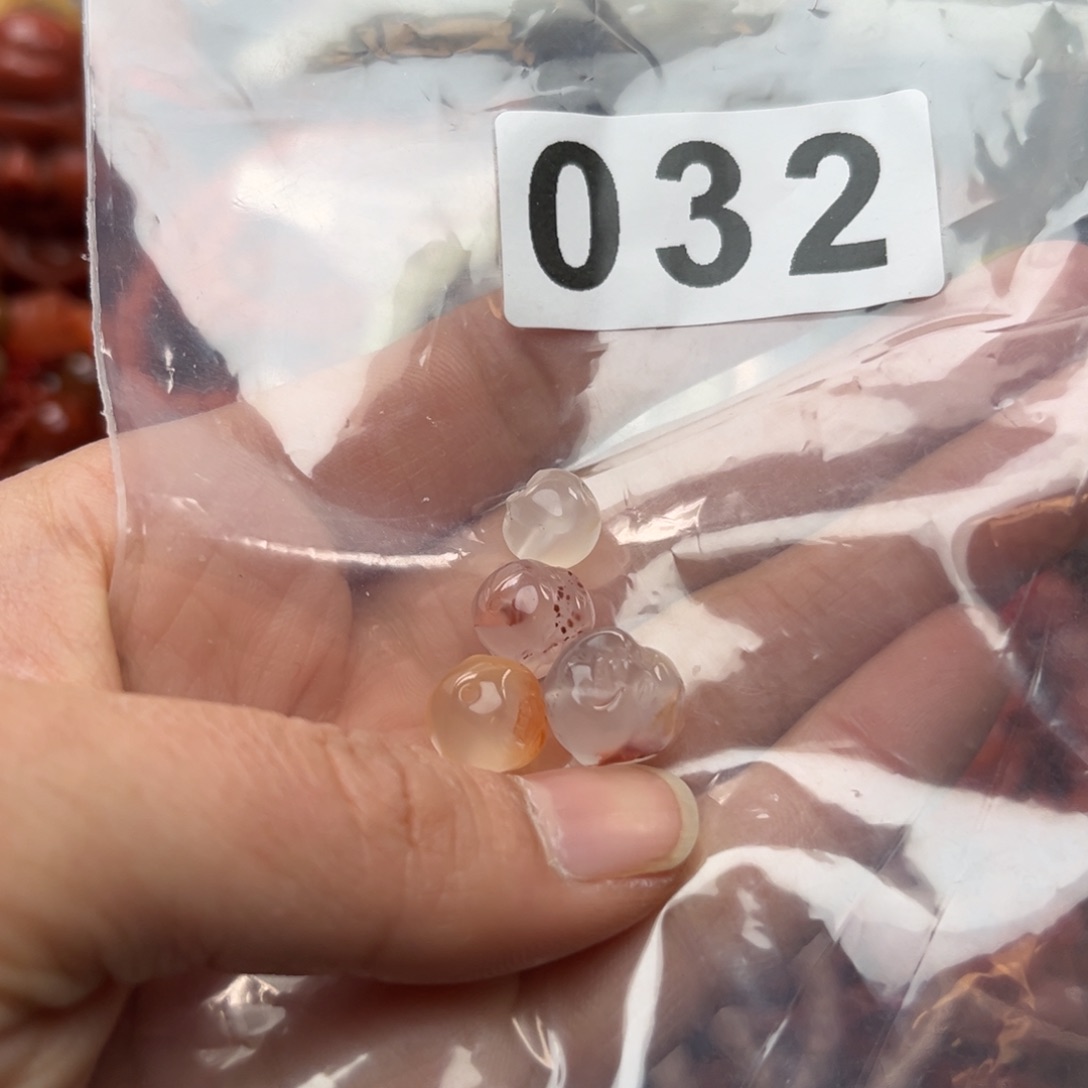 南红玛瑙未镶嵌珠宝奇石