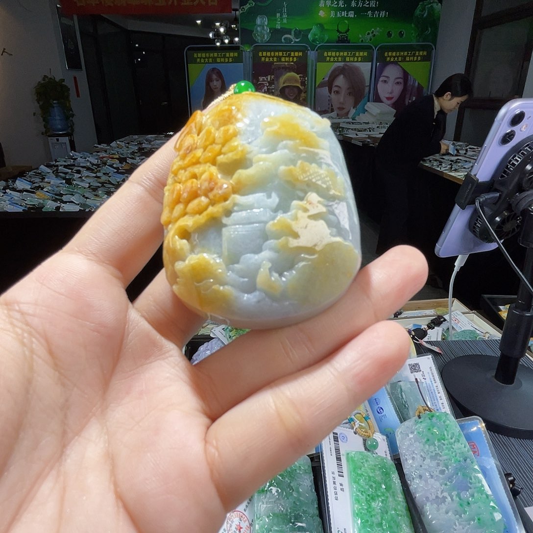 颈饰未镶嵌翡翠一