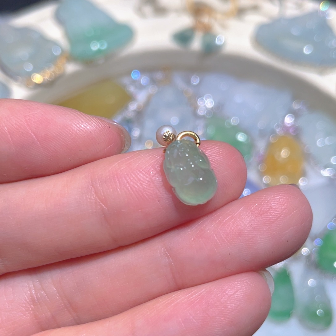 翡翠颈饰18K金镶嵌翡翠