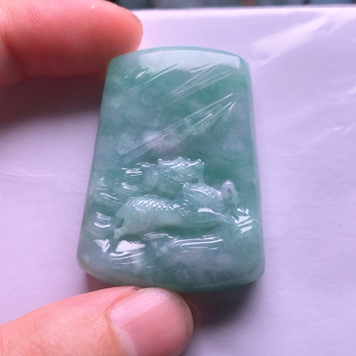 翡翠未镶嵌颈饰惧*麒麟