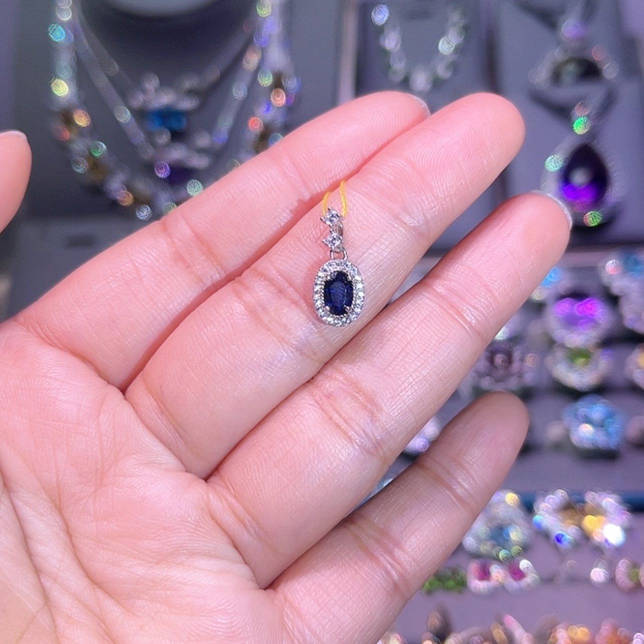 【闪购商品】蓝宝石吊坠(赠链)银S925镶嵌