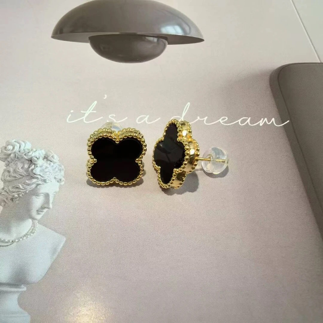 18K金高级气质黑玛瑙幸运花耳钉-13MM