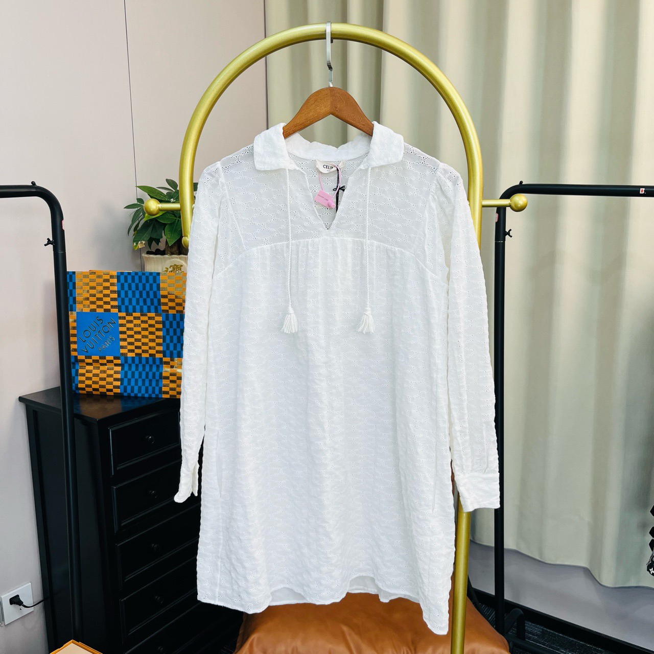 未使用 Celine/思琳 白色镂空满印连衣裙 40码 全新带吊牌