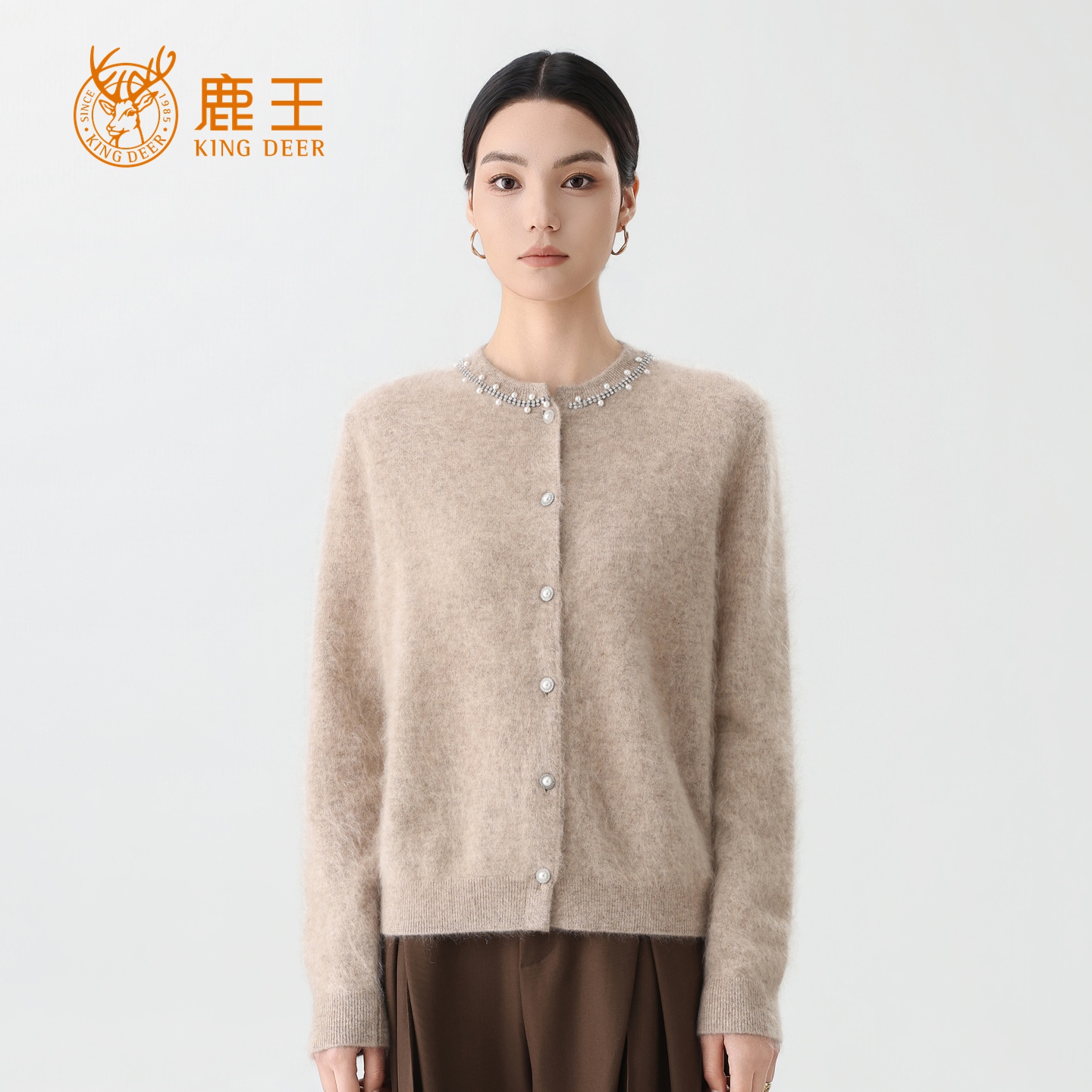 鹿王25秋冬新款女圆领100山羊绒重工镶钻拉绒开衫 厚 SBL28038