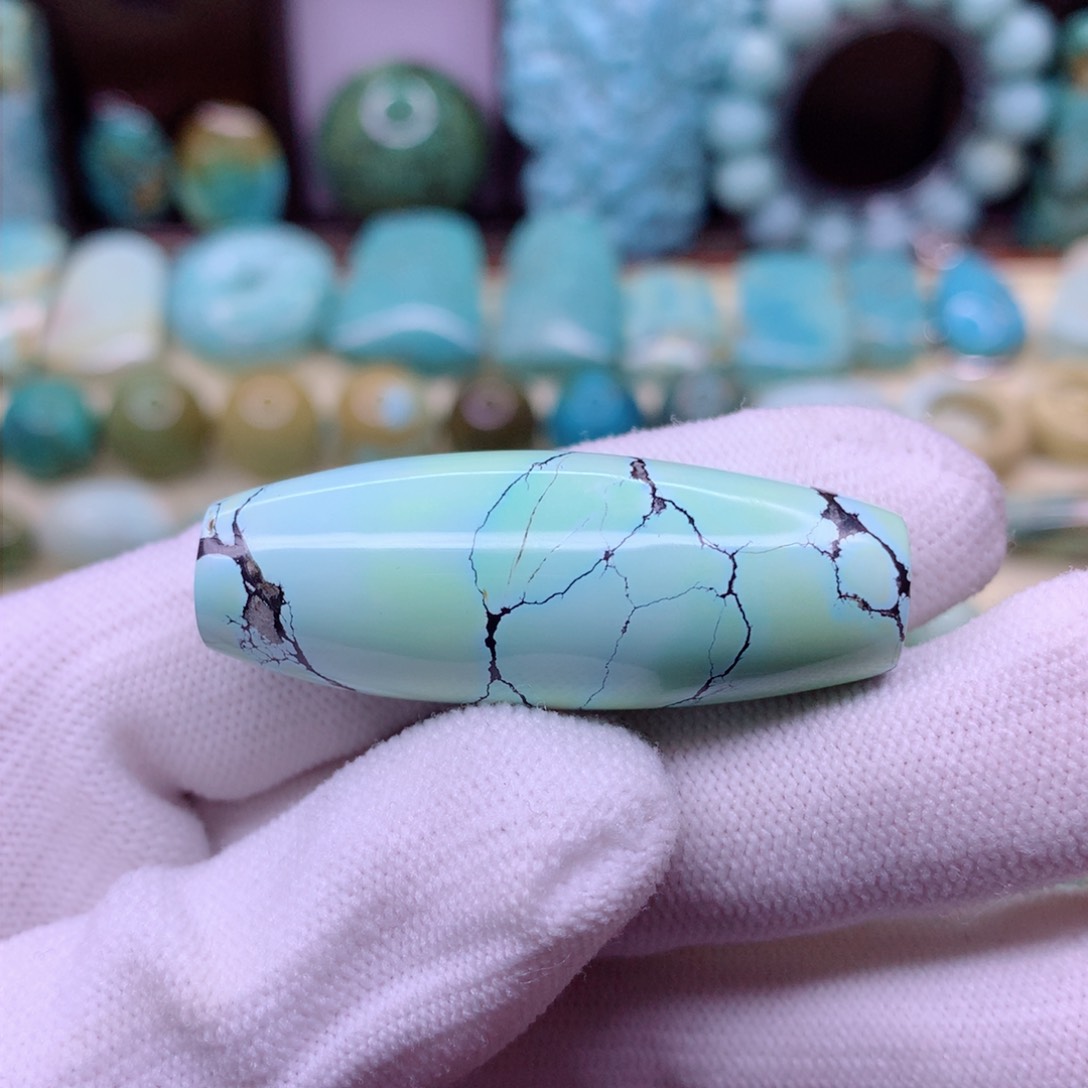 绿松石颈饰未镶嵌