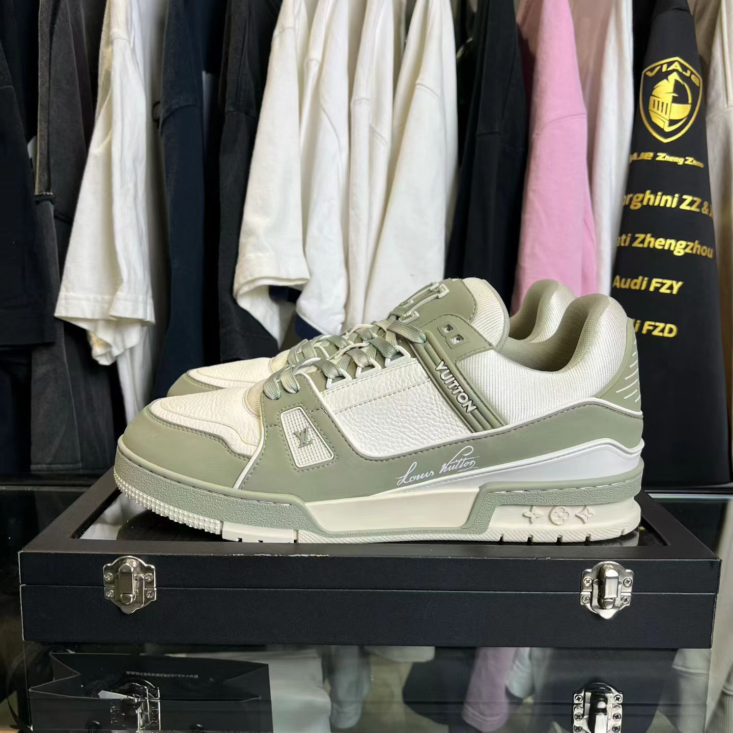 99新 LouisVuitton/路易威登 trainer抹茶绿板鞋/尺码：9.5/原盒