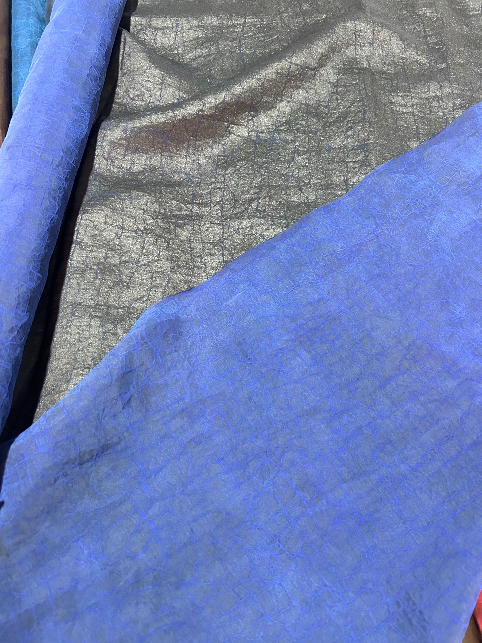 非遗香云纱克莱因蓝电力纺龟裂纹1米链接110宽幅26姆米桑蚕丝黑色