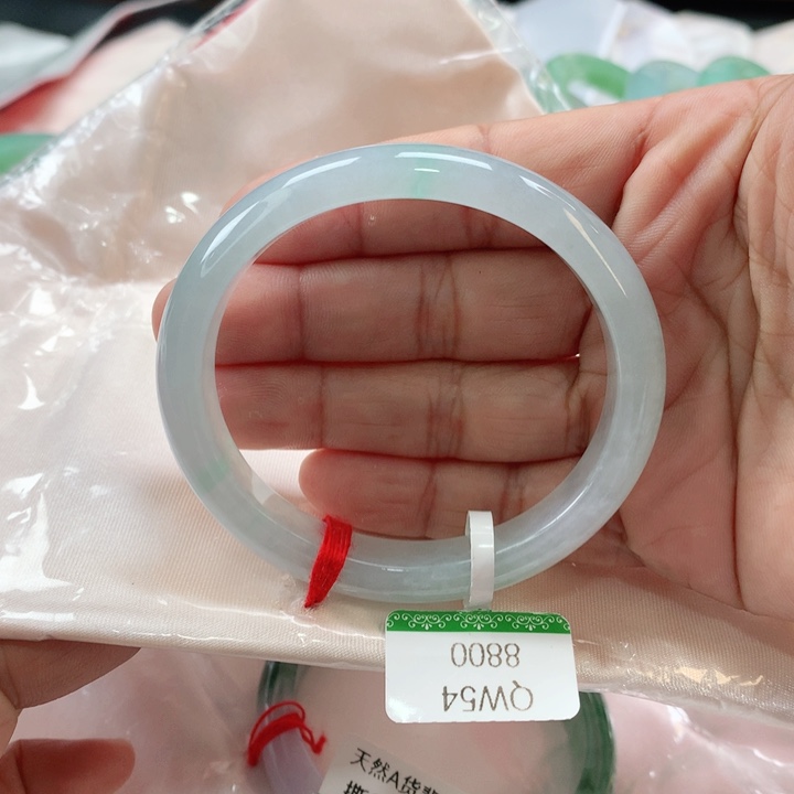 翡翠手镯未镶嵌?*毛5454545454