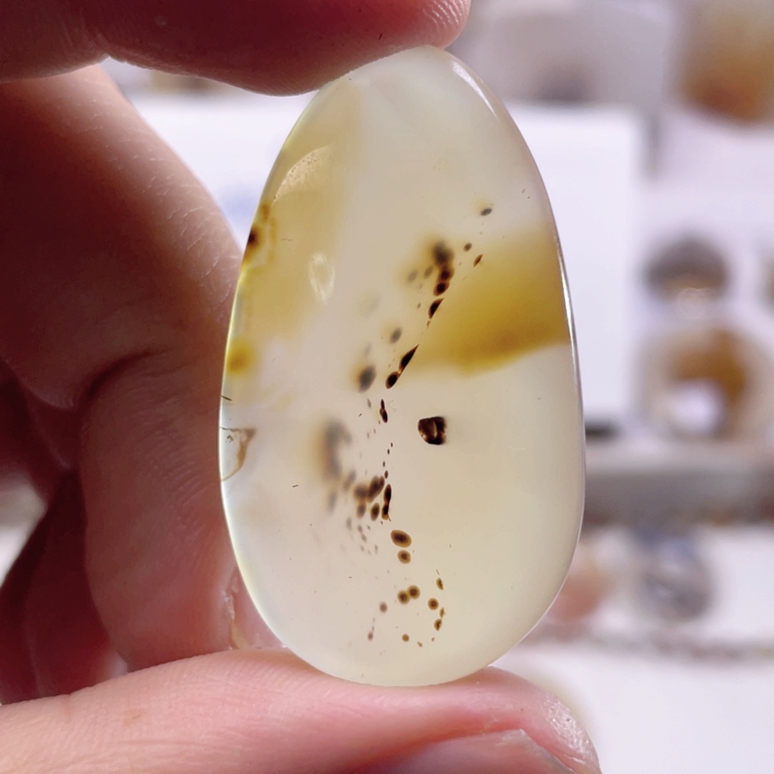 玛瑙/玉髓未镶嵌珠宝奇石