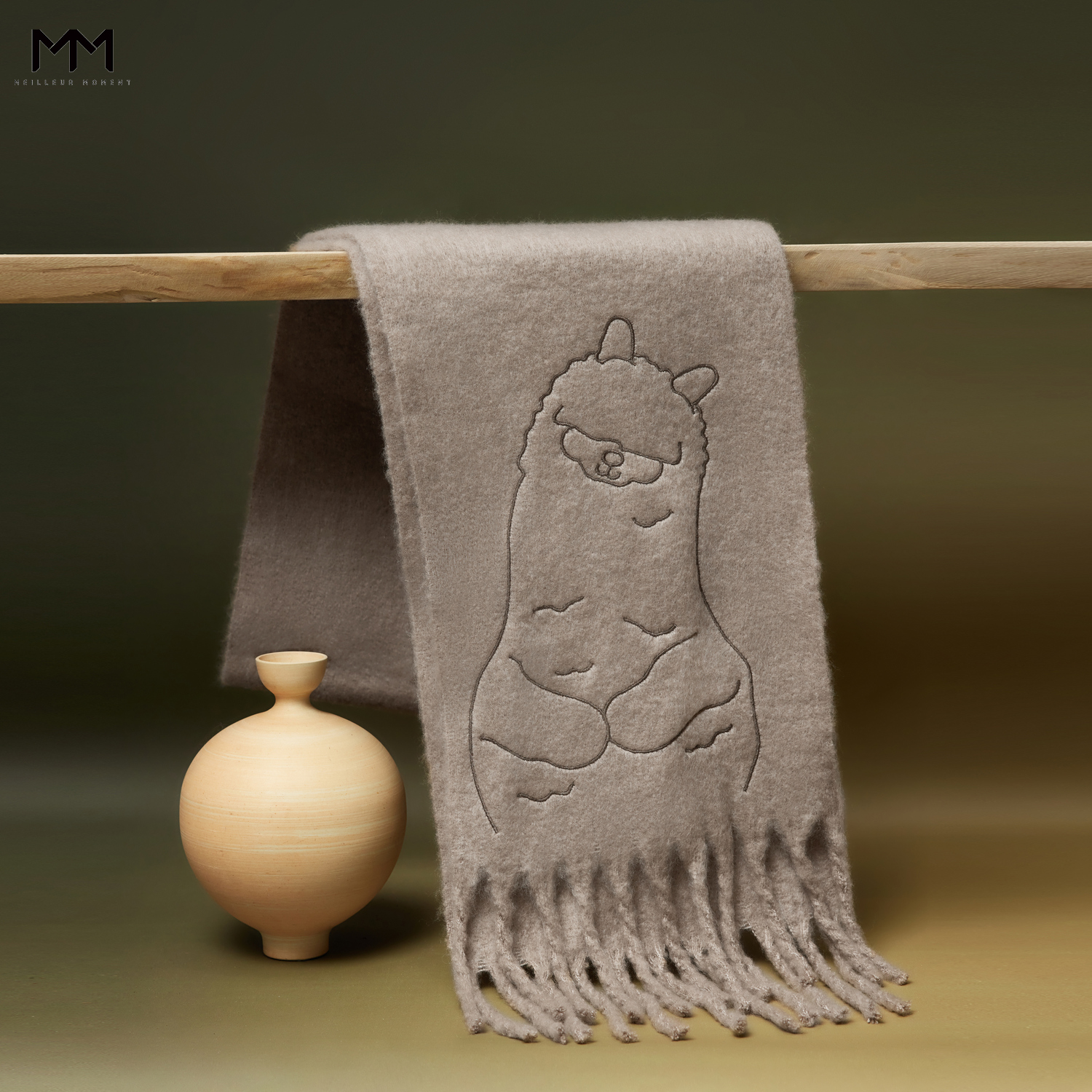 MM麦檬时尚百搭卡通图案流苏围巾5FA2W0222