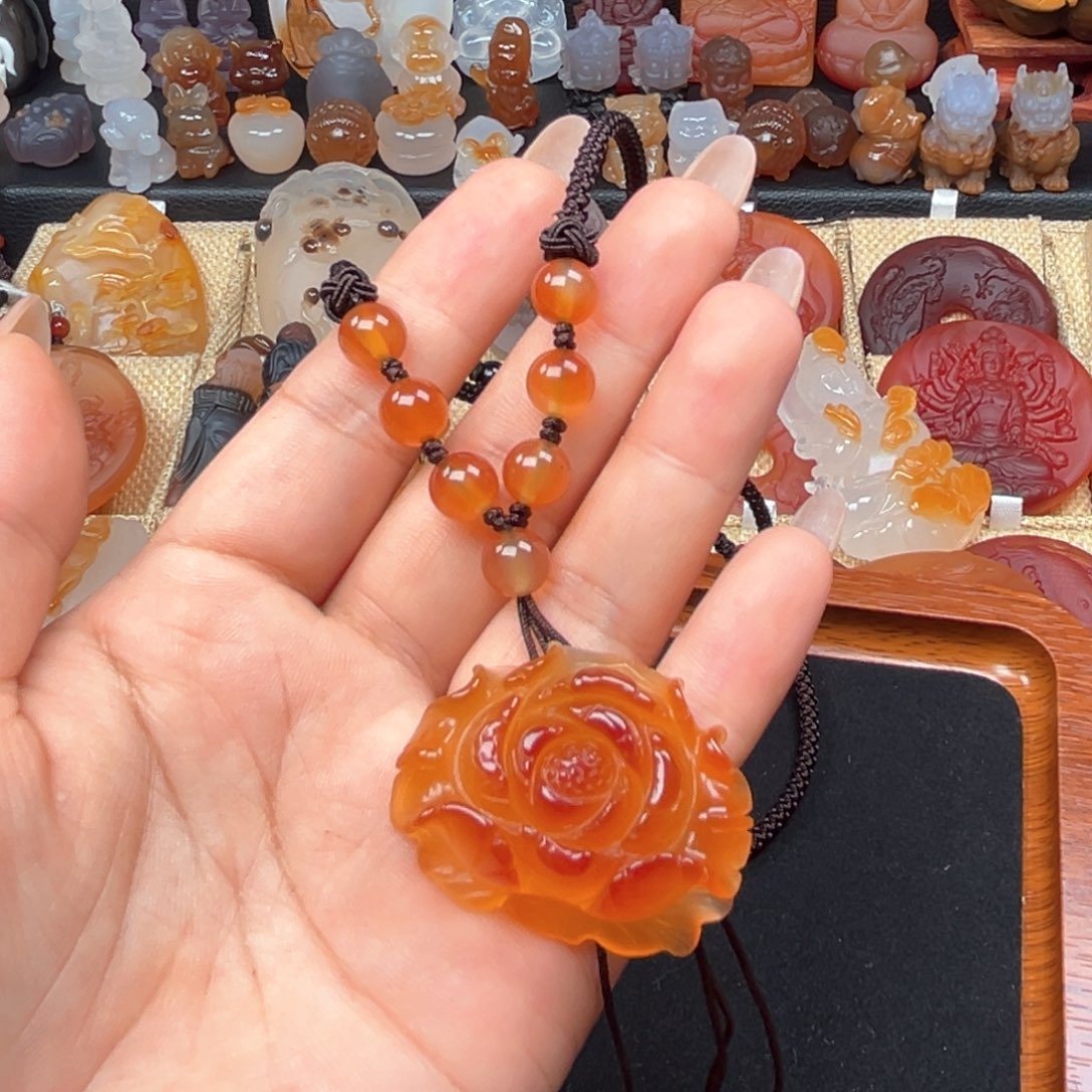 云***）玛瑙/玉髓颈饰未镶嵌