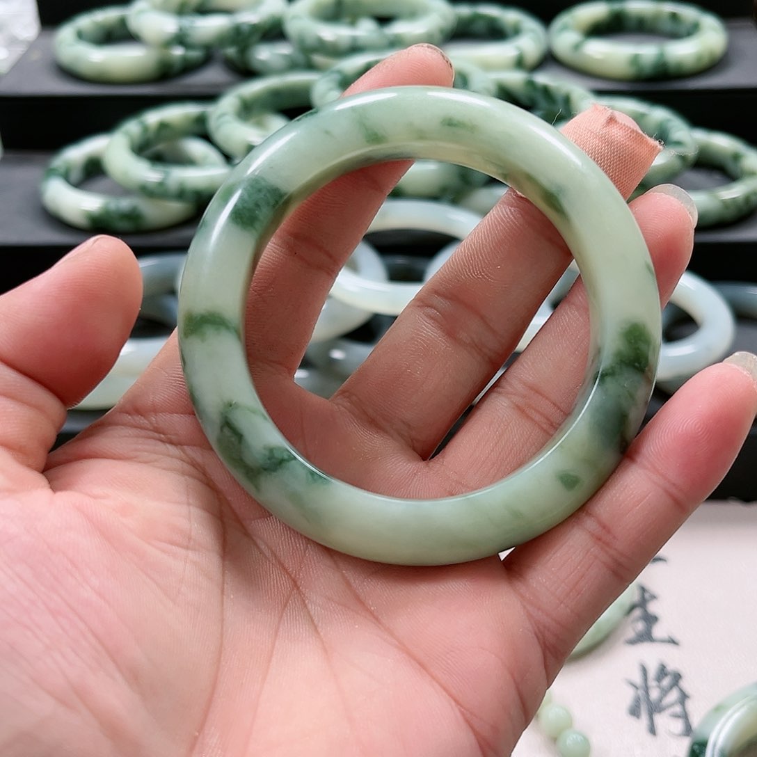 【闪购商品】未镶嵌透闪石-蛇纹石玉手镯美***容