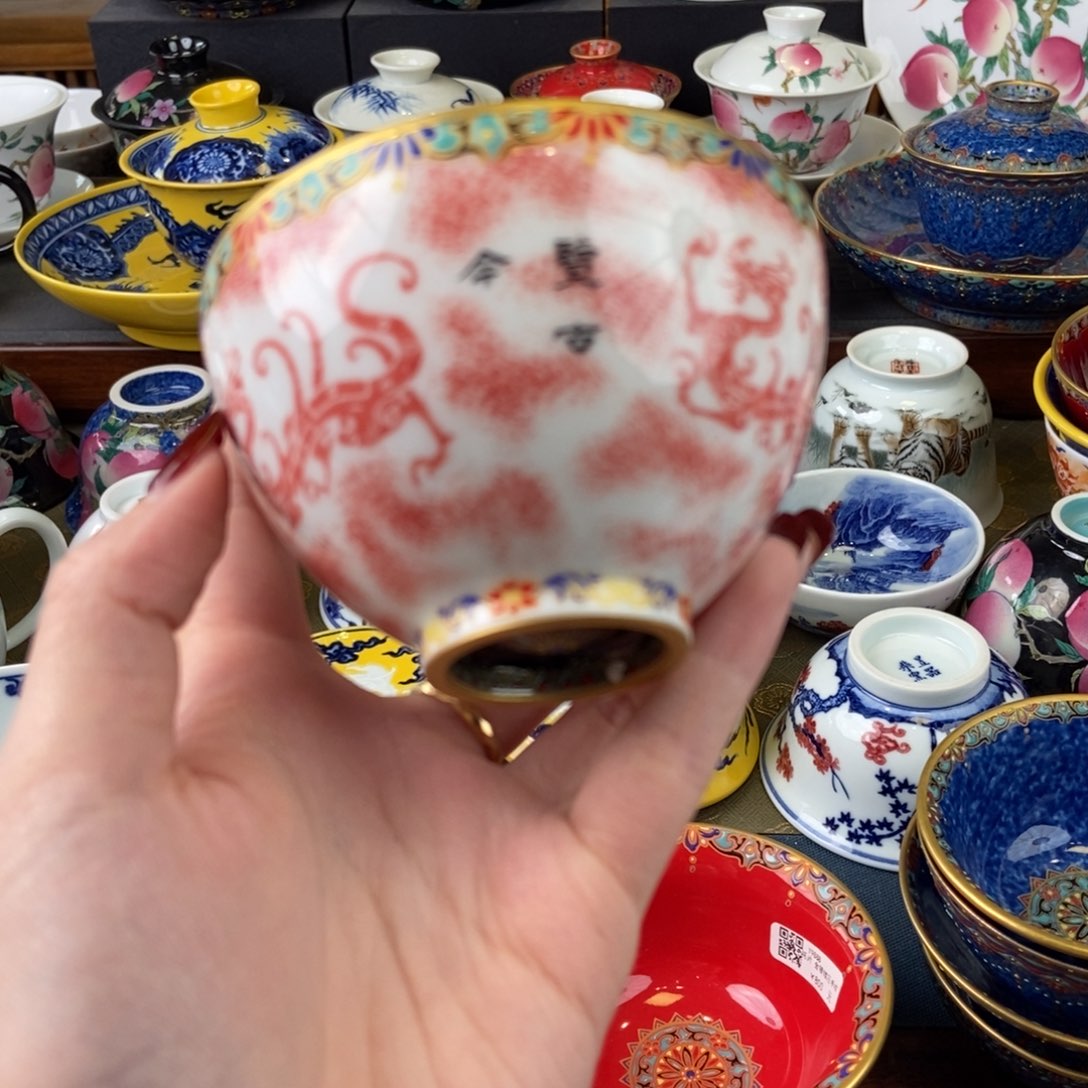 陶瓷艺术家的作品是一种非常高兴的