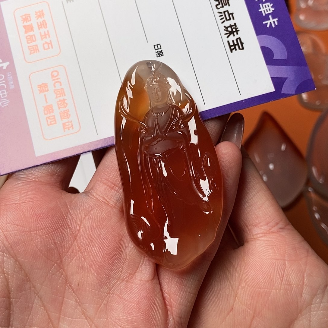 陈***）玛瑙/玉髓未镶嵌颈饰