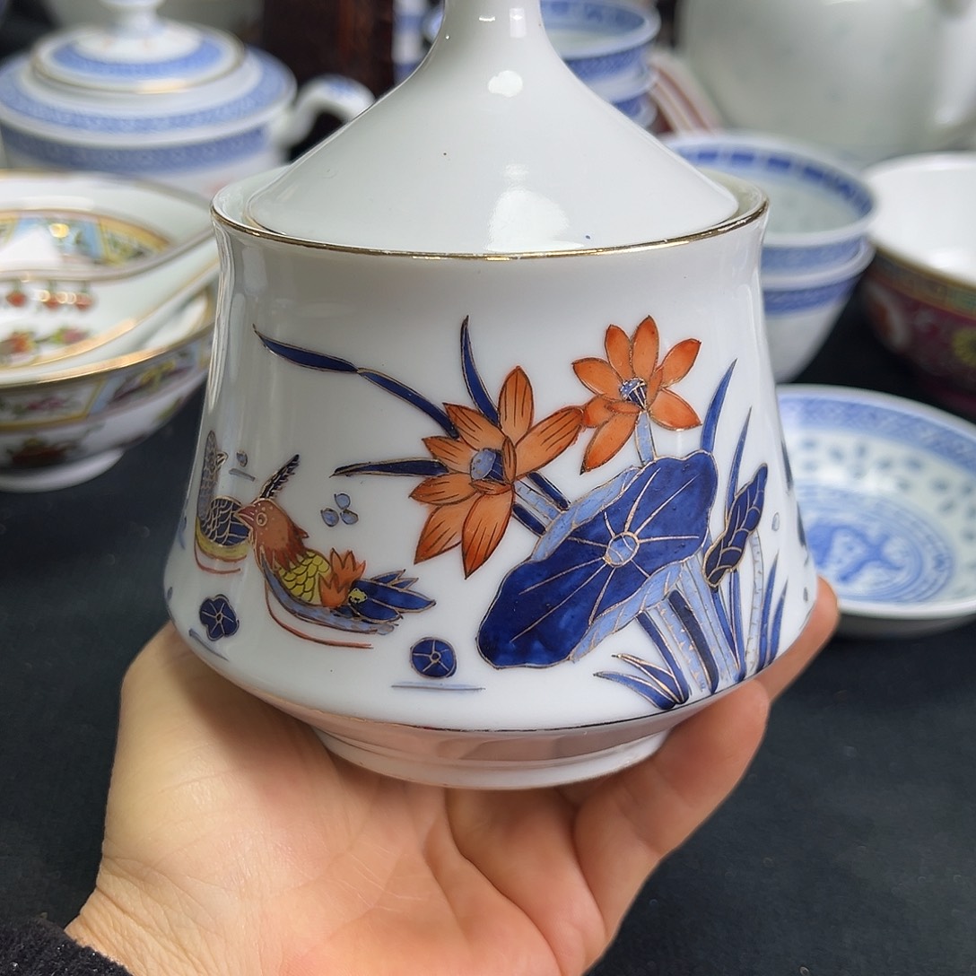 罐景德镇陶瓷粉彩茶叶罐