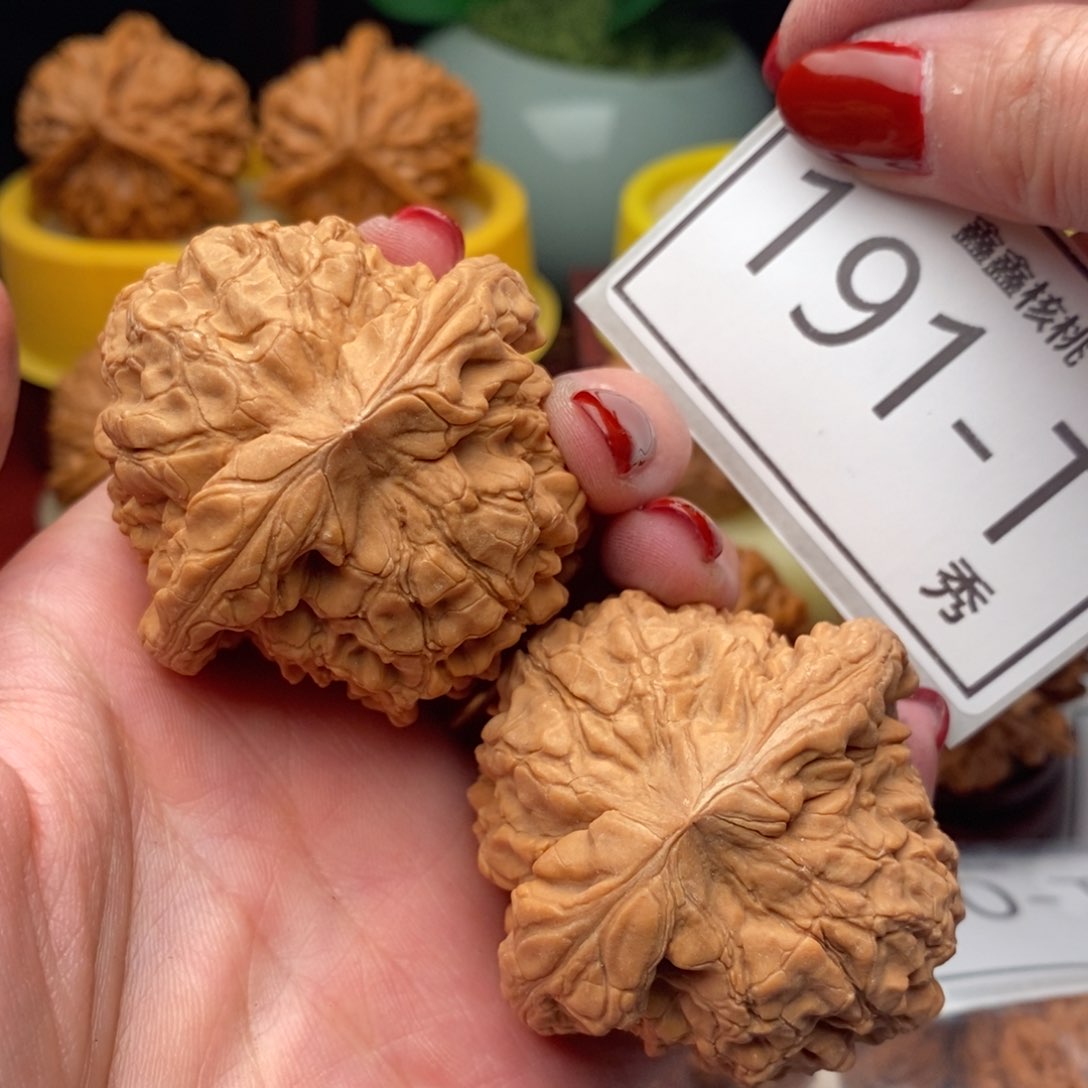 文玩核桃把件龙鼎49