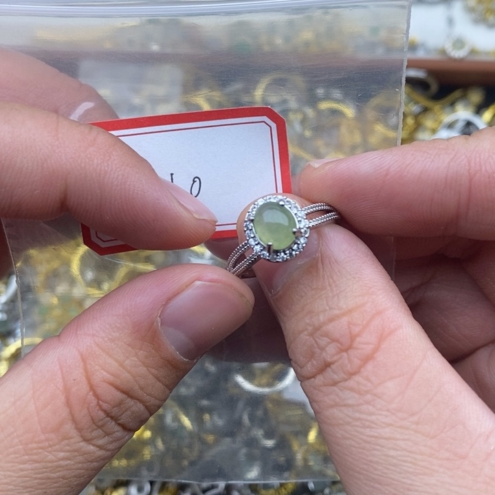 翡翠未镶嵌戒指10