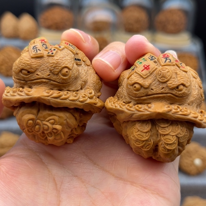 把件核桃把把壶金蟾