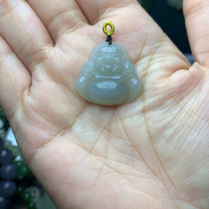 颈饰未镶嵌和田玉（糖玉）