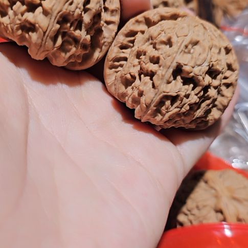 文玩核桃吊坠44白狮子