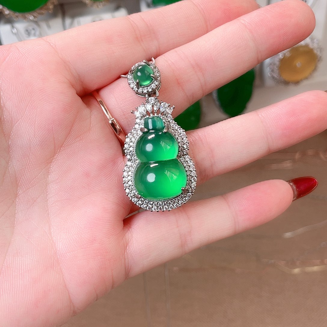 玛瑙/玉髓吊坠(赠链)未镶嵌