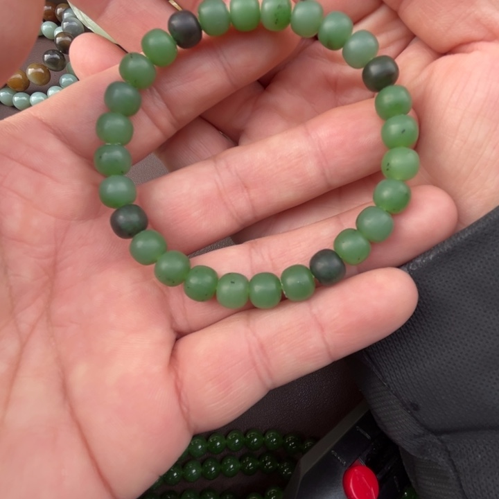 和田玉未镶嵌车挂