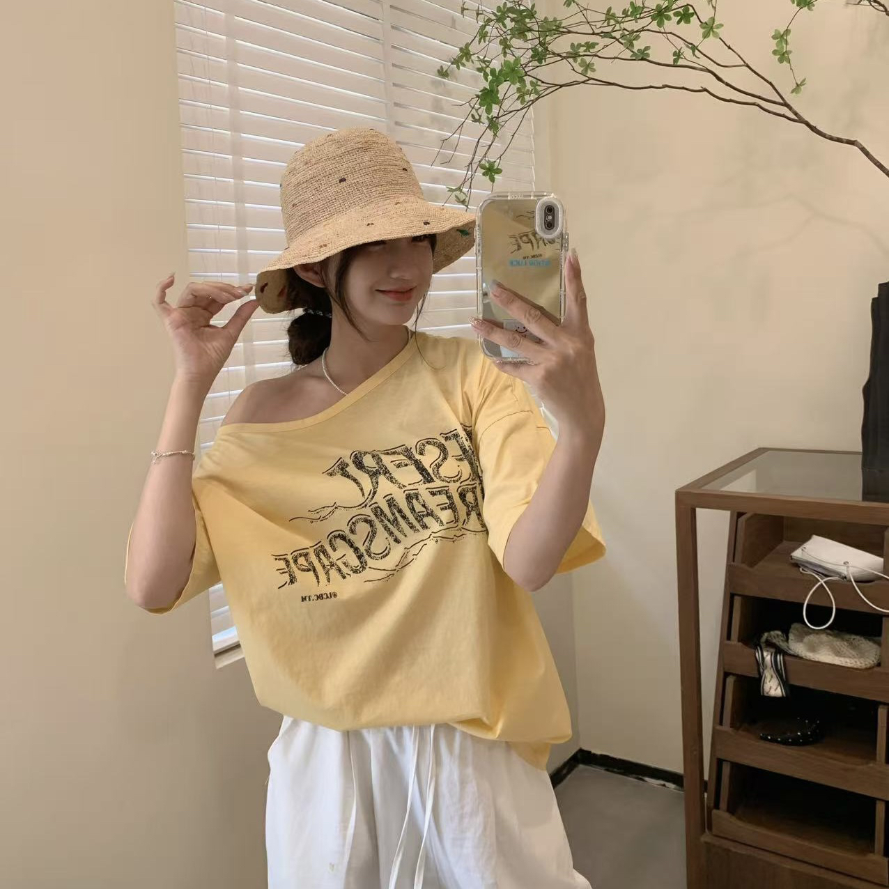 毛小兔2025夏季新款字母印花露肩宽松遮肉大T恤