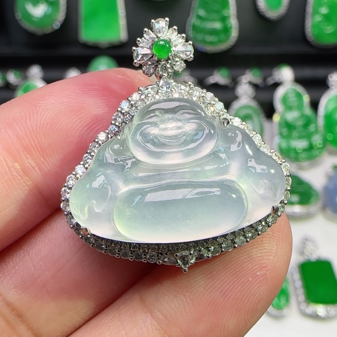 翡翠18K金镶嵌颈饰吊坠