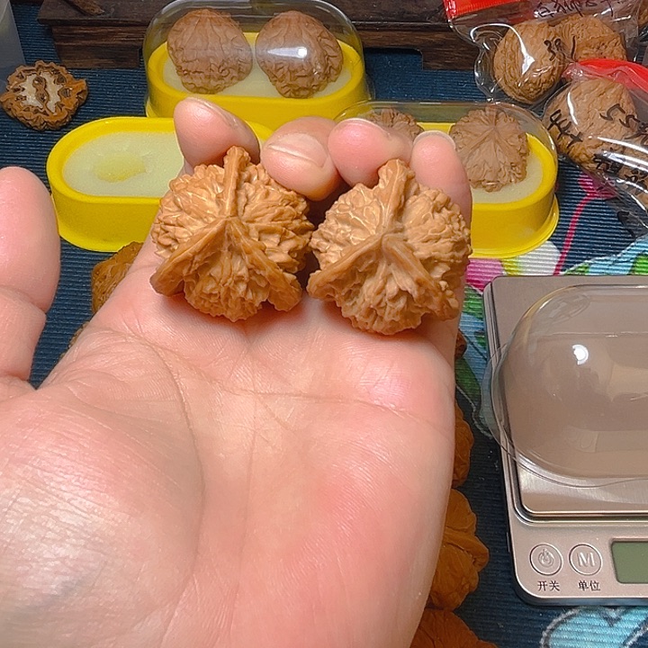 文玩核桃吊坠盘山三棱