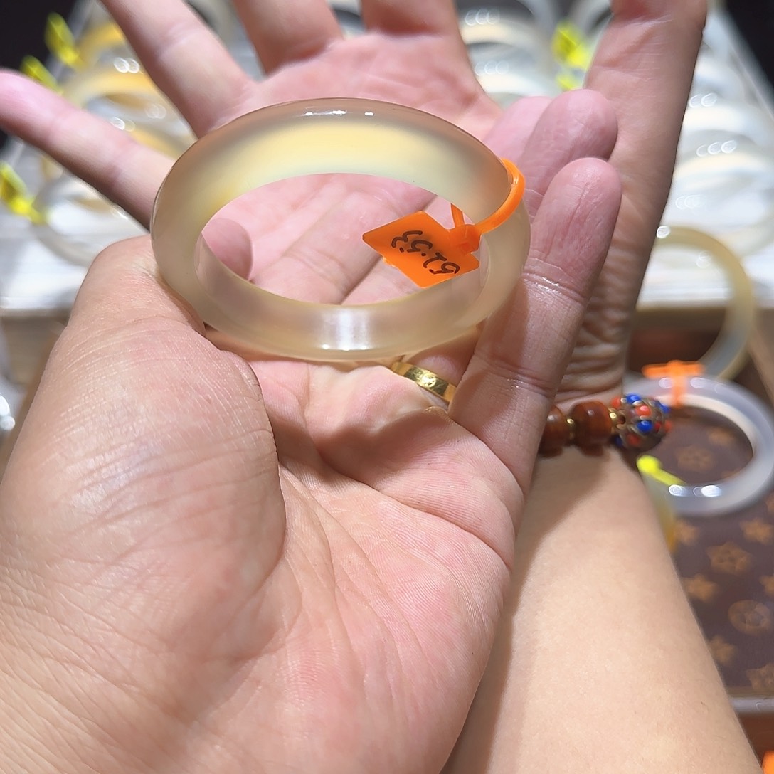 玛瑙/玉髓手镯未镶嵌泡***机