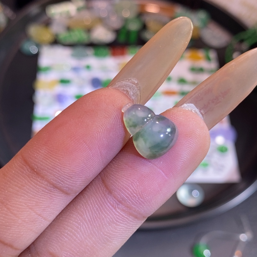 【闪购商品】翡翠挂件未镶嵌葫芦