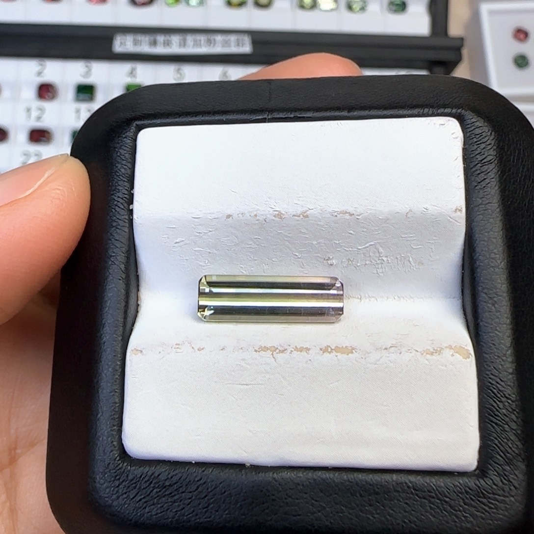 碧玺珠宝半成品未镶嵌天然2.5克拉