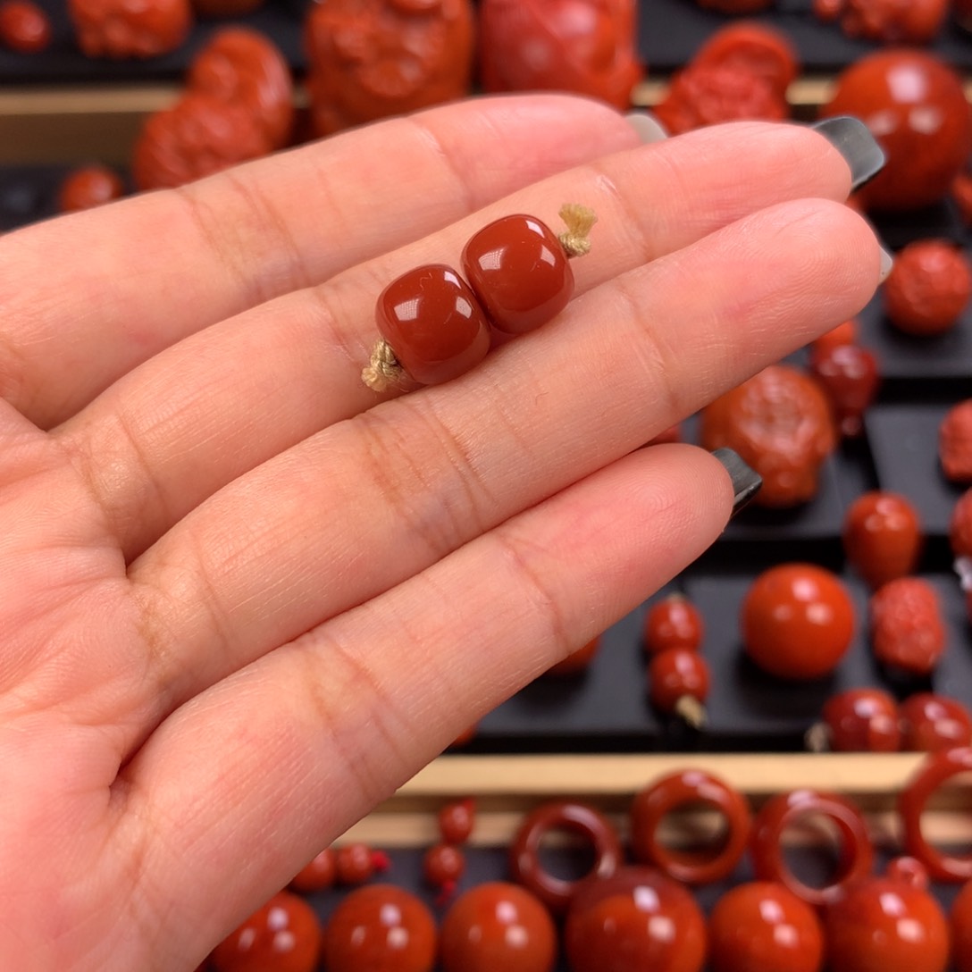 未镶嵌老型对珠9mm南红玛瑙