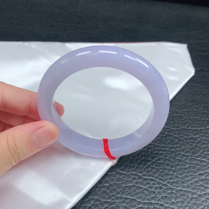 翡翠手镯未镶嵌527。