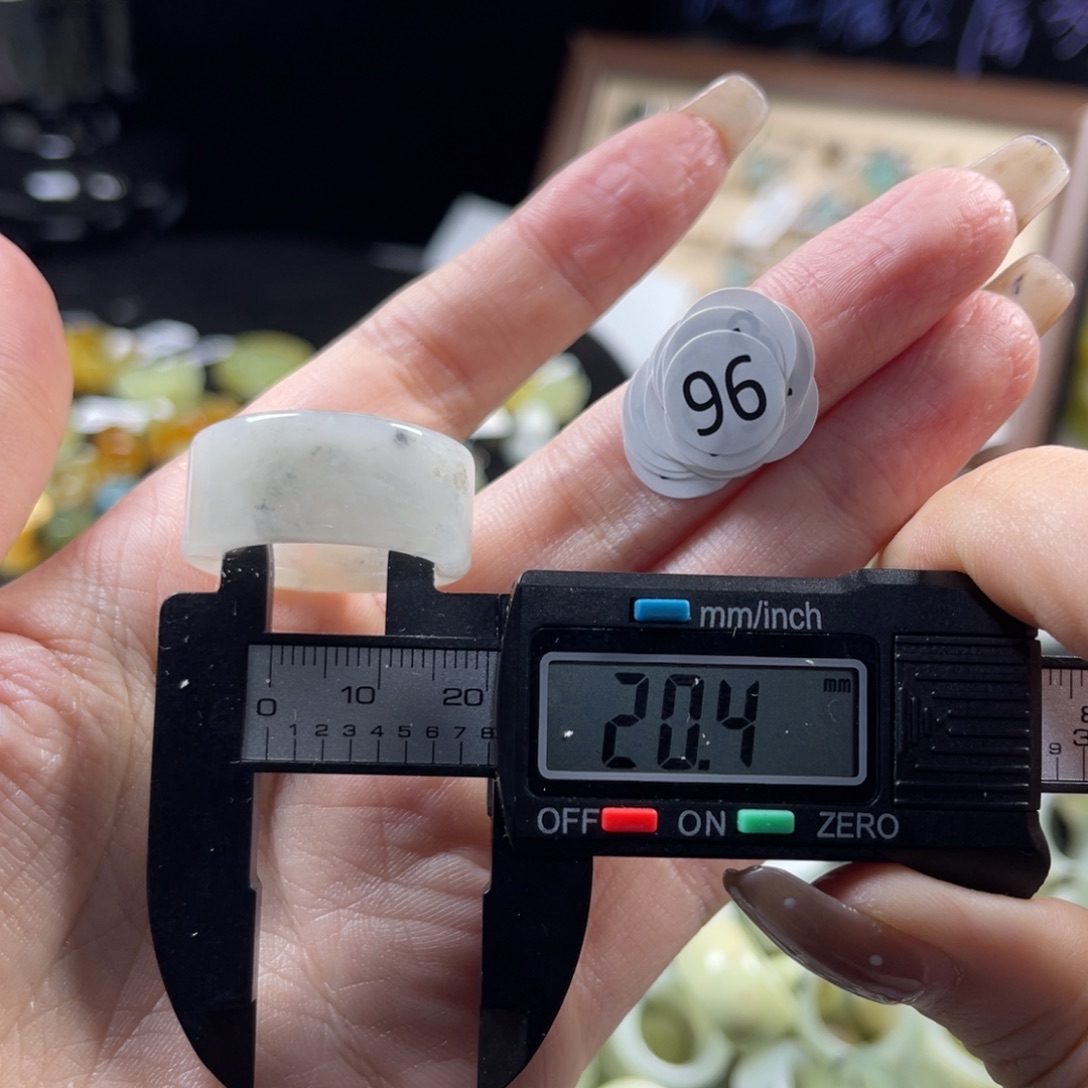 蛇纹石玉未镶嵌戒指