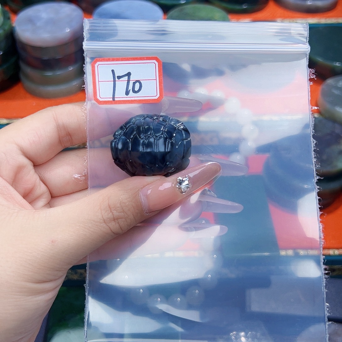 和田玉未镶嵌珠宝半成品