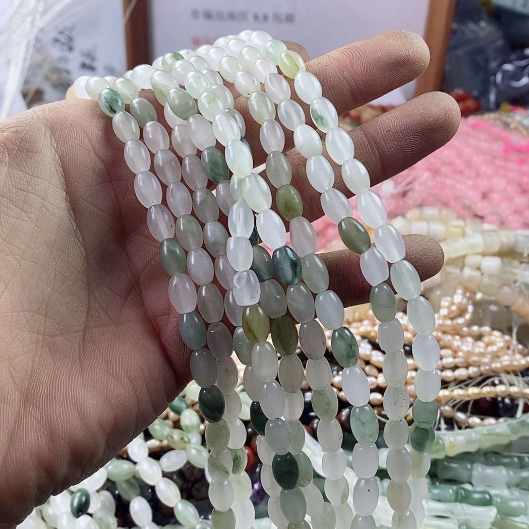 玛瑙/玉髓珠宝半成品未镶嵌一条天然6×9天山翠米珠