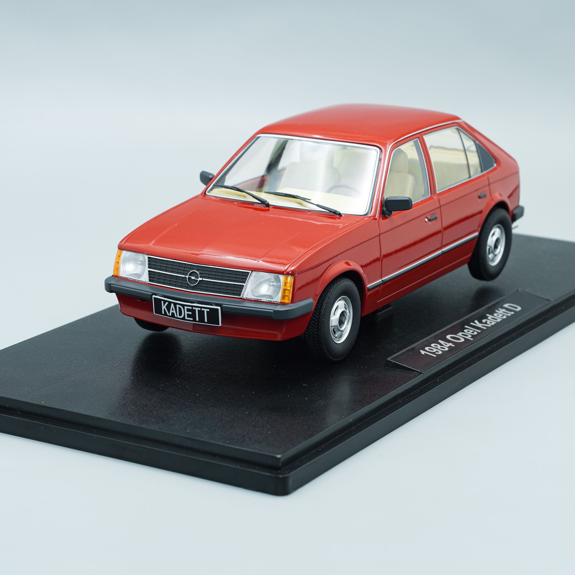 1:18 KK-Scale 欧宝  Opel Kadett D 警车1984 合金汽车模型摆件