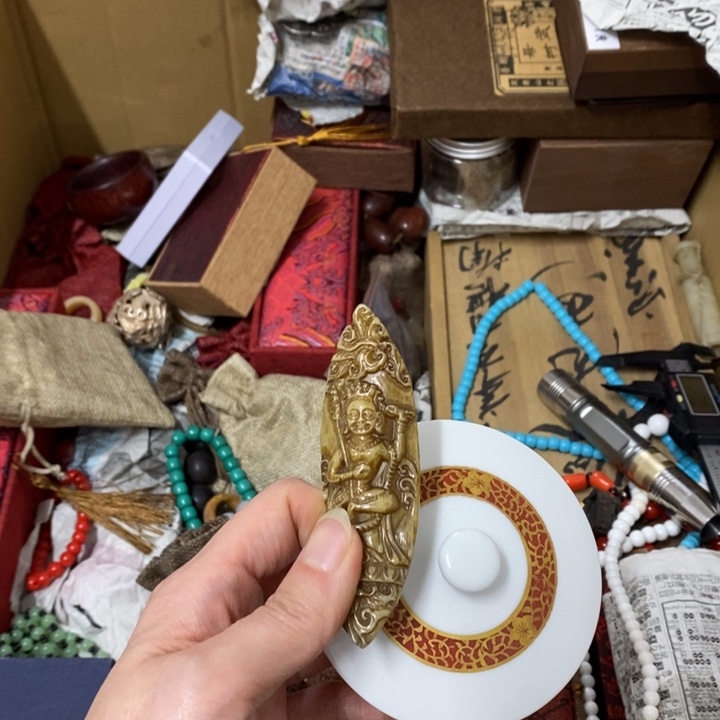 瓷片哈中古工艺品一件