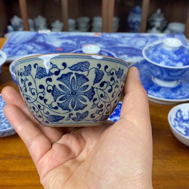 瓷片青花老陶泥缠枝莲缸杯