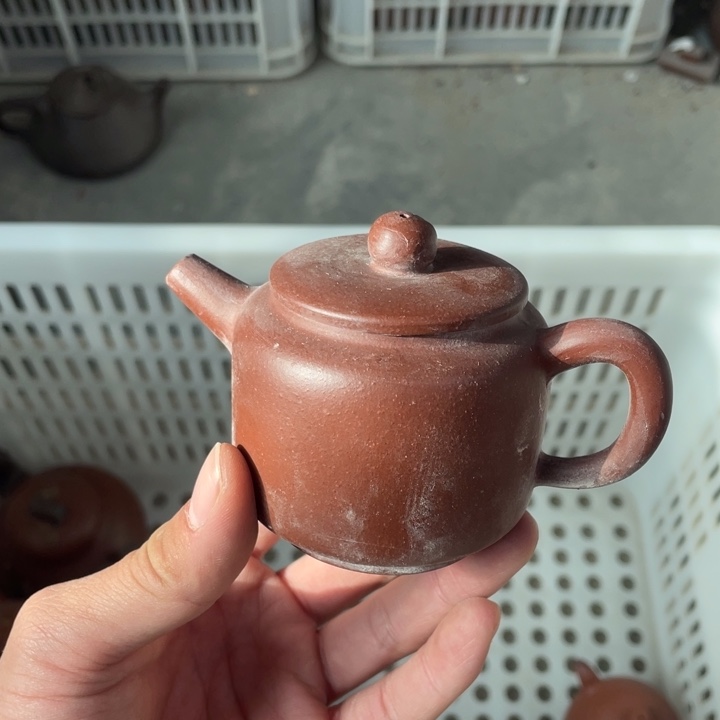 老厂紫砂壶一件。