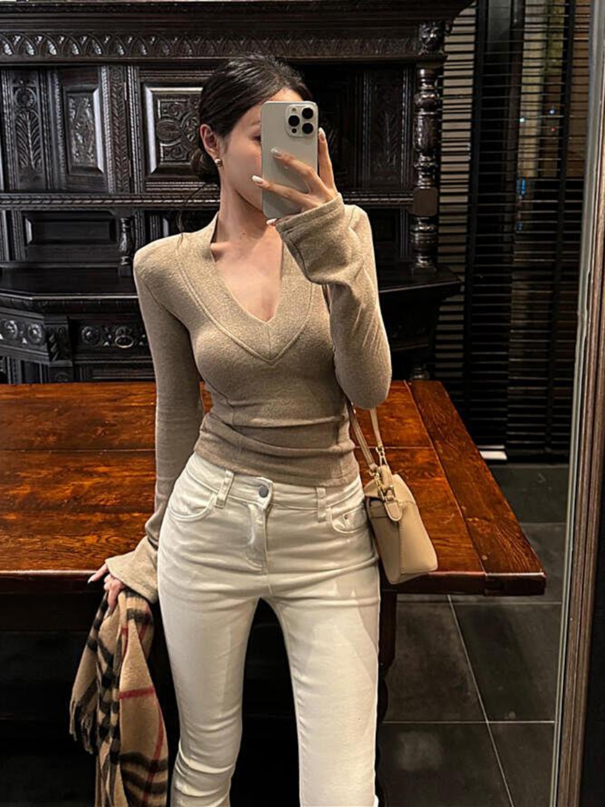 （现货24H+运补3-5）新款辣妹修身百搭v领长袖女秋冬纯欲打底上衣