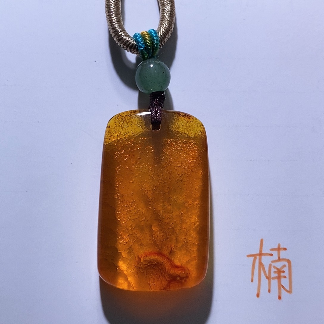 未镶嵌琥珀珠宝奇石