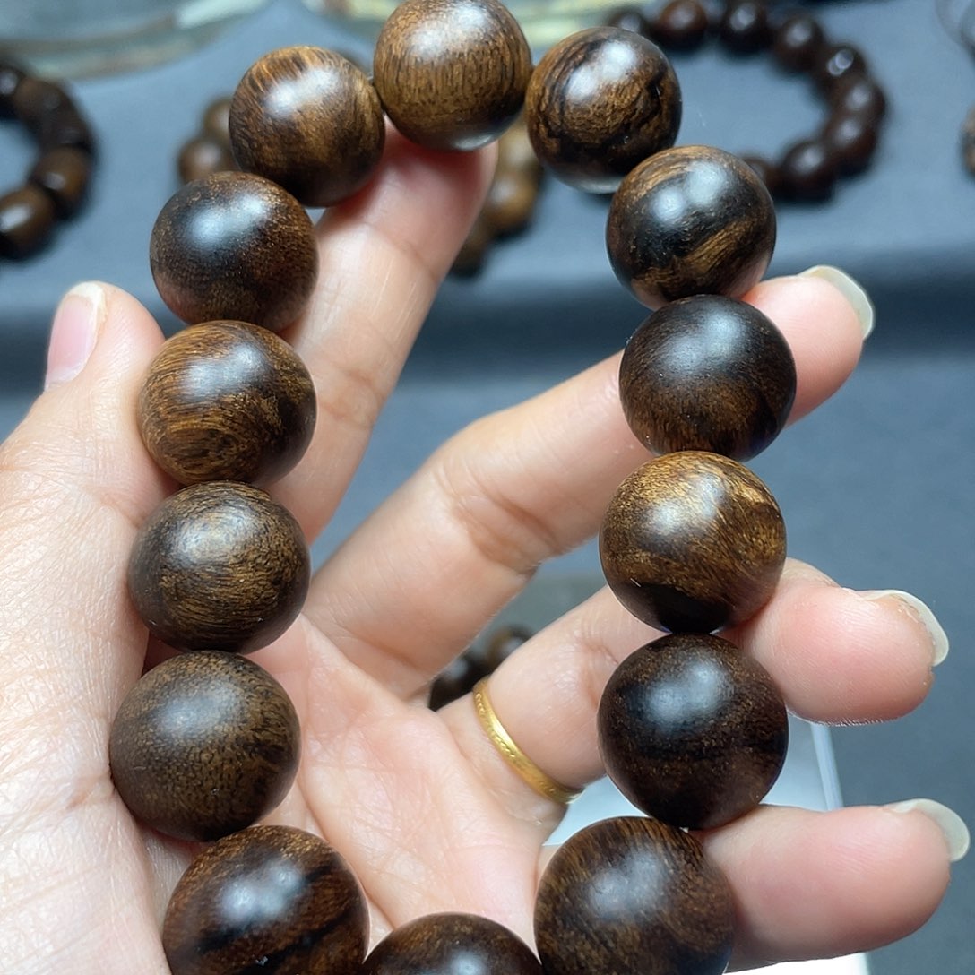 沉香手串熊*平白棋瘤疤1.6