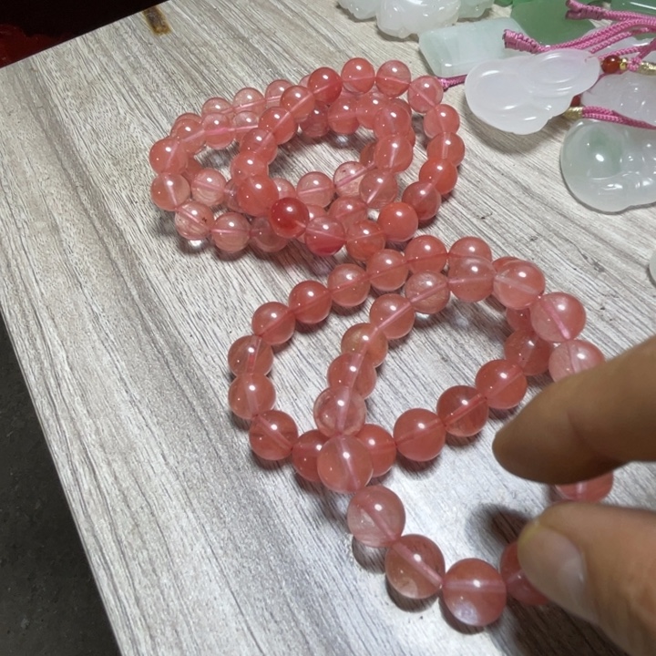 石英质玉未镶嵌颈饰