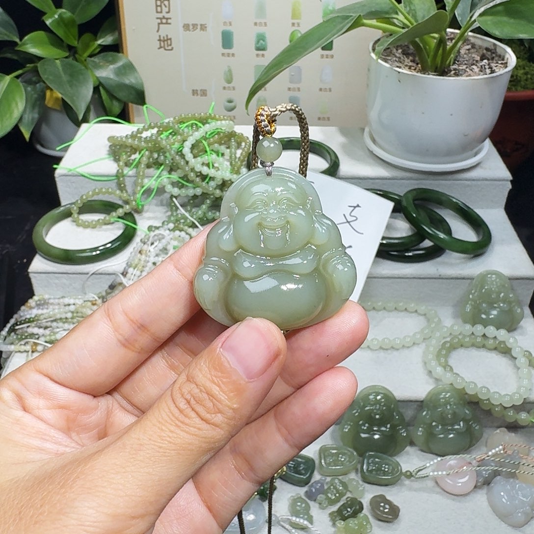 和田玉未镶嵌颈饰