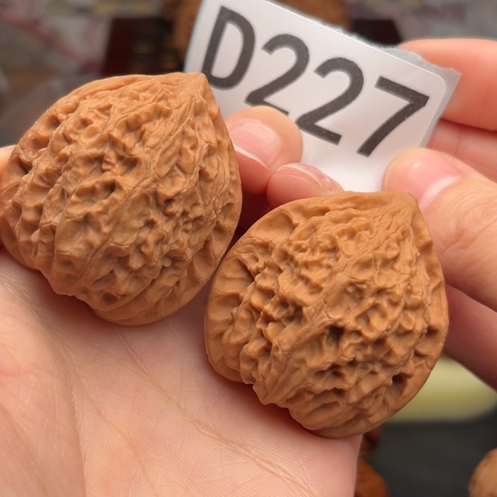文玩核桃吊坠227金牛38