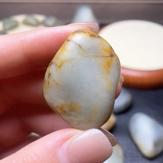 和田玉颈饰未镶嵌7